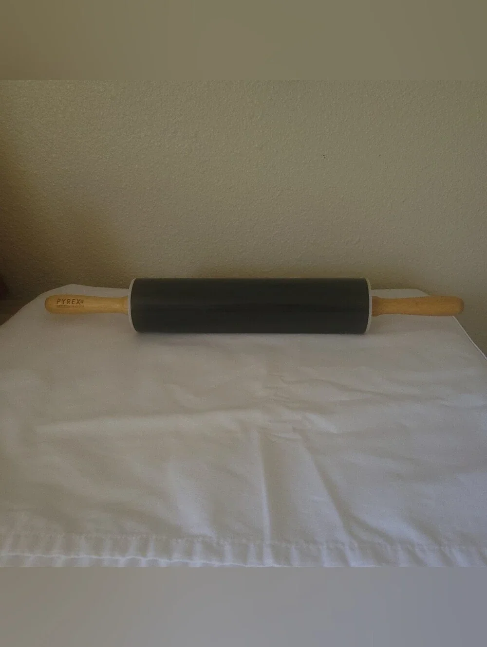 Vintage Pyrex Accessories Easy-Clean Non-Stick Rolling Pin - Black & Wood, 18